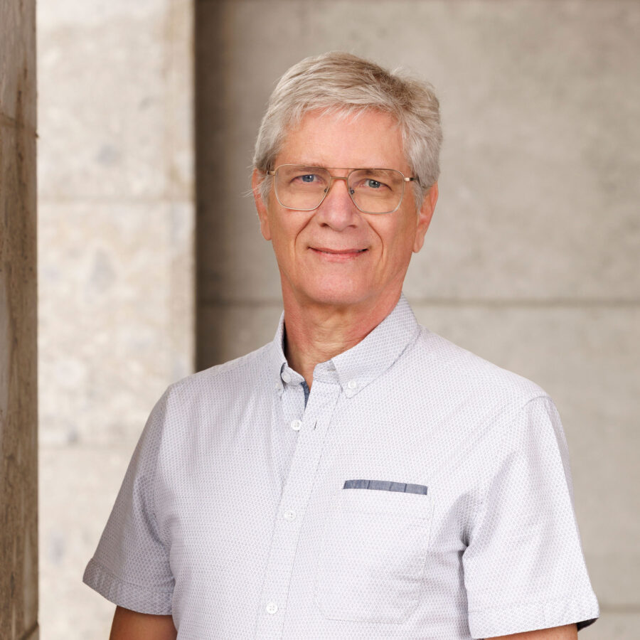 Portrait of Ronald Fringer
